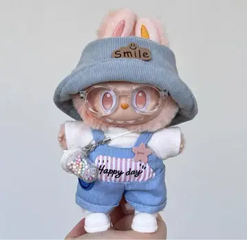 토끼 귀가 달린 캐릭터 봉제 인형