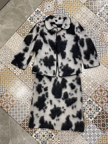 Moschino 소 패턴 퍼 스타일 셋업