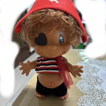 해적 인형 빨간색 모자 포함