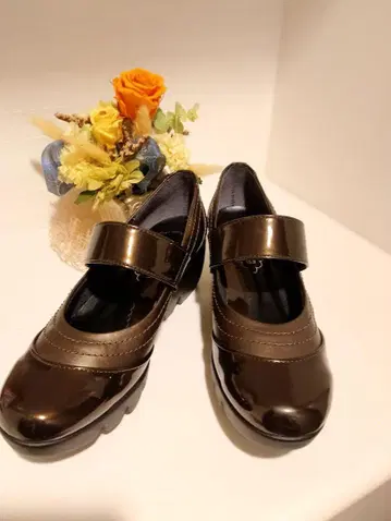 퍼스트 콘택트 통굽 펌프스 캐터필러 밑창