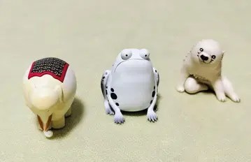 이토 쟈쿠추의 동물 플러스 원 코끼리 개구리 개