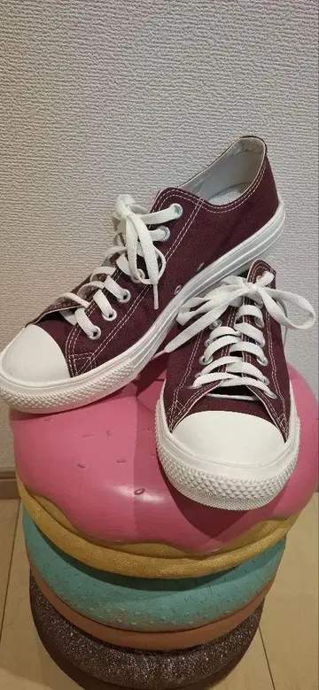 컨버스, 버건디 캔버스 스니커즈