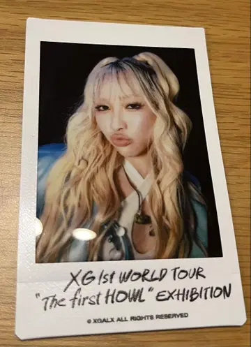 XG EXHIBITION 폴라로이드 마야 MAYA