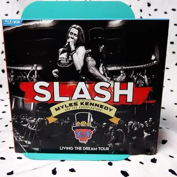 SLASH Living The Dream Tour 1Blu-ray 2CD