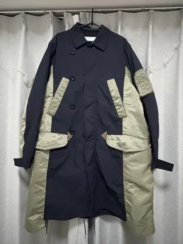 SACAI 밀리터리 스타일 롱 코트 SCM-035