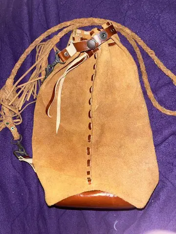 발리 동양인 에스닉 스웨이드백