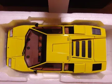 교쇼 1/18 람보르기니 카운택 LP400 Yellow