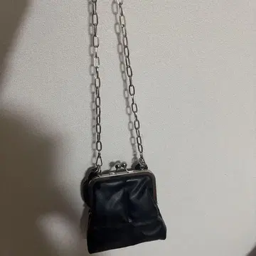 블랙 가마구치 숄더백