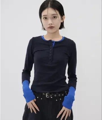 Enewd nina 하프 버튼 바이컬러 상의