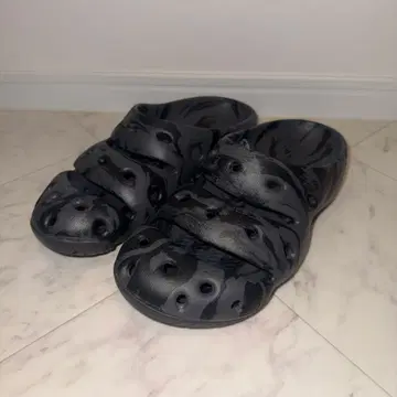 KEEN YOGUI BLACK MARBLE 28