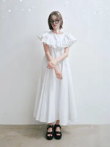 TREFLE 볼륨 프릴 원피스