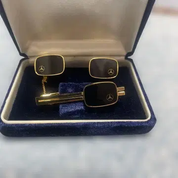 벤츠 넥타이핀, 커프스 단추 세트