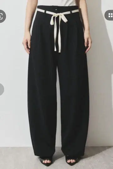 ADAM ET ROPE' [ WEB 한정판 ] 하이웨스트 커브 팬츠