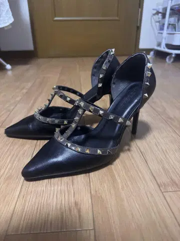 RESEXXY 스터드 펌프스 23.5cm