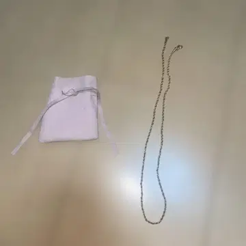 트위스트 체인 목걸이 파우치 포함