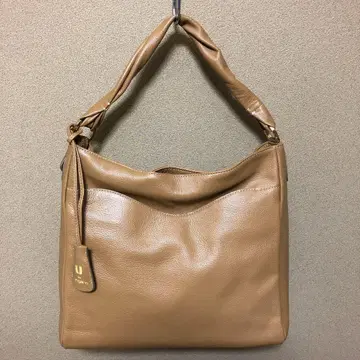 새상품급 ungaro 소가죽 웅가로 아이보리 천연 가죽 베이지 M 여성용