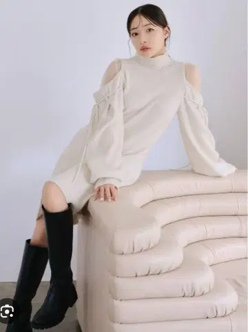 스나이델 시스루 숄더 미니 니트 원피스