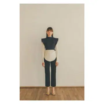 CLANE 백 오픈 미니 탑스 클라네 상의