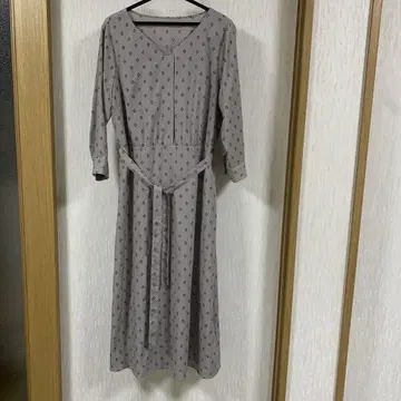 다이아몬드 무늬 긴팔 셔츠 원피스