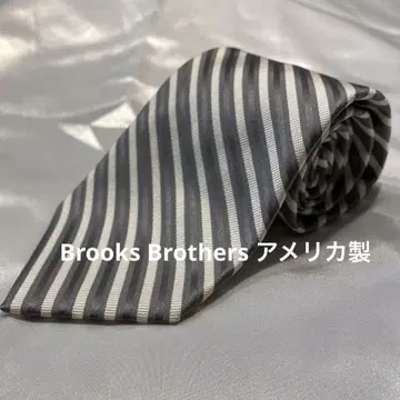 Brooks Brothers 미국제 그레이와 화이트 스트라이프 넥타이