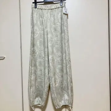 미사용 새상품 Ample 페이즐리 무늬 캐주얼 팬츠