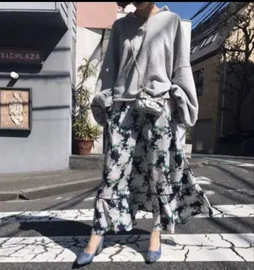 아메리빈티지 FLOWER LOW RUFFLE SKIRT