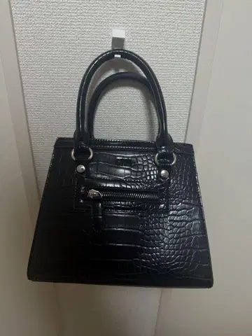 블랙 크로커다일풍 핸드백