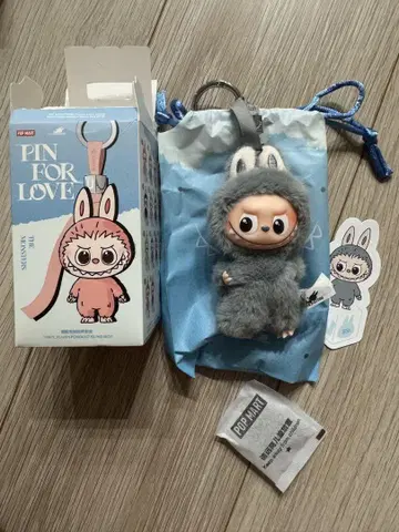 러브브 THE MONSTER PIN FOR LOVE W