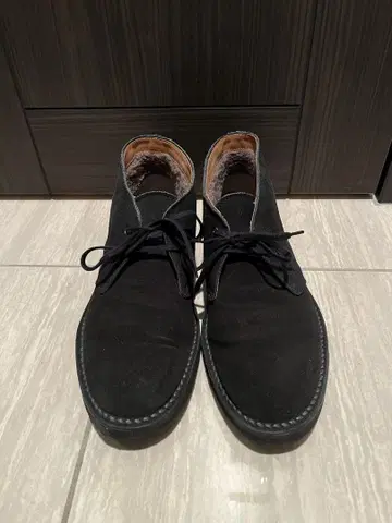 블랙 스웨이드 처카 부츠 레이스업