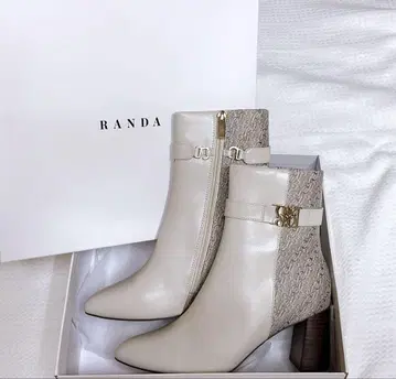 RANDA 2way 모노그램 디자인 숏부츠 LL 사이즈 아이보리