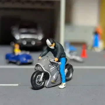 1/64 디오라마 잡화 바이크에 올라탄 라이더