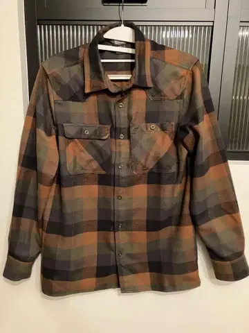 아웃도어 리서치 피드백 플란넬 셔츠 242862