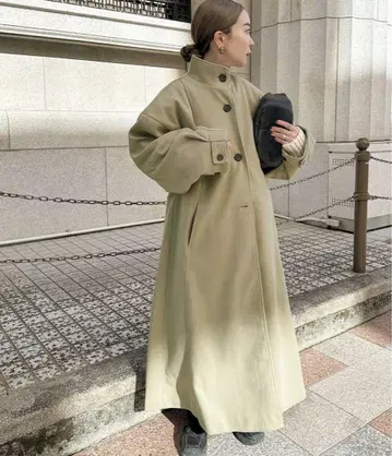 스탠드 칼라 오버 실루엣 코트