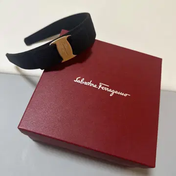 새상품급 Salvatore Ferragamo 페라가모 머리띠 리본