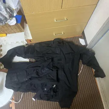 서바이벌 게임 블랙 자켓