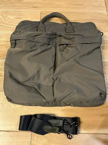 nugu poik 멀티 포켓 크로스 백 카키