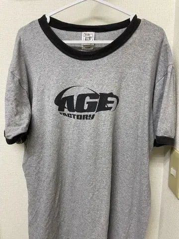 Age Factory 로고 링거 티셔츠 그레이