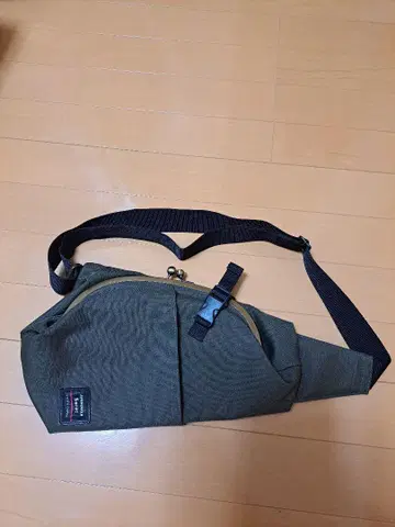 AYANOKOJI 가마구치 바디백 카키