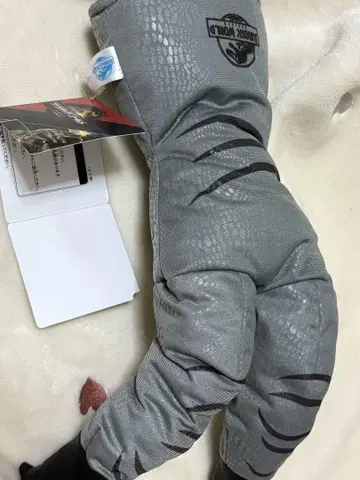 쥬라기 월드 공룡 손 그로브 봉제 인형