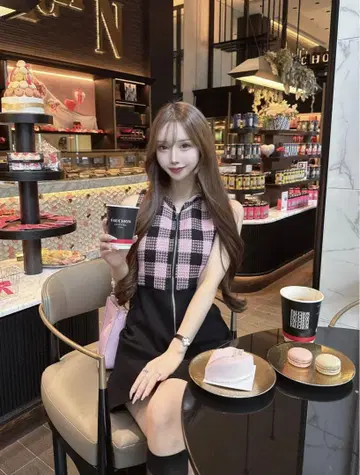 새상품 루미뇽 Candy check panel zip dress 핑크