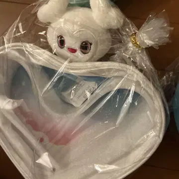 TWICELOVELYS 삐요큥 바디백 다현