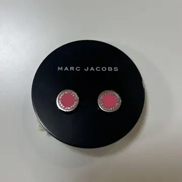 MARC JACOBS 귀걸이 (양쪽 귀용)