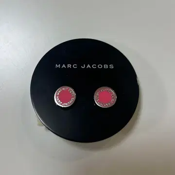 MARC JACOBS 귀걸이 (양쪽 귀용)