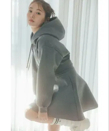 SNIDEL 맨투맨 미니 셋업 화이트