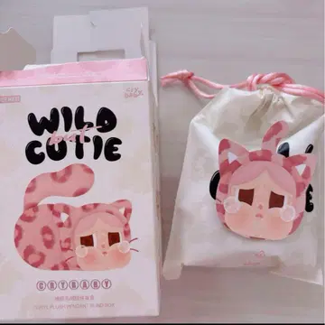 Crybaby wild but cutie 봉제 인형 펜던트 핑크