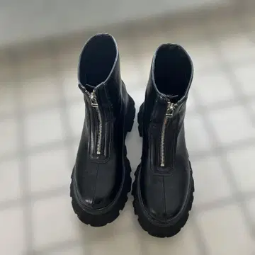 블랙 가죽 통굽 지퍼 부츠