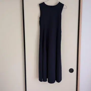 UNIQLO 에어리즘 네이비 슬리브리스 A라인 원피스 M