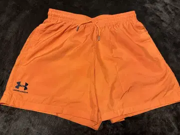 UNDER ARMOUR 하프 팬츠