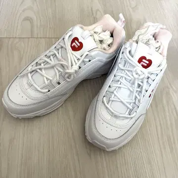 택 포함 새상품 FILA 휠라 하트 화이트 통굽 스니커즈 23.5cm