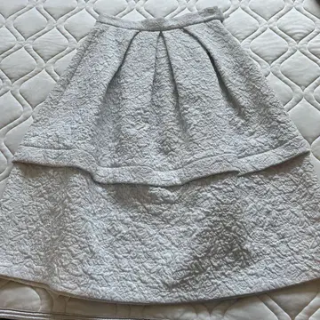 ROUGE VIF 플레어 스커트 더스티 화이트